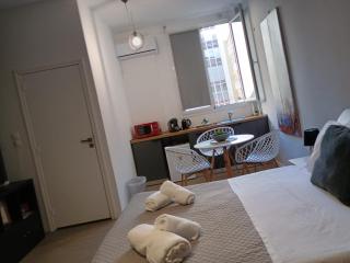 Aiolou 68str rooms & apartments - 9