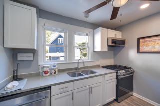 Modern and Convenient! Group Stay in Highland Square - 2