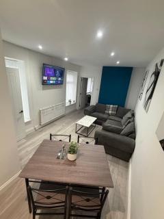 Blaenavon Luxury Home - 9