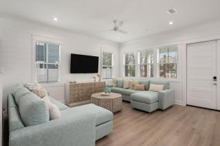 Spacious 8BR with Pool, Game Room - Golf Cart Incl - 1