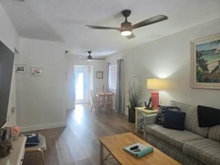 An Island Getaway at Palm Tree Villas - 4