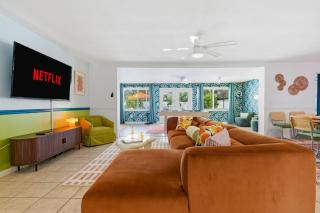 Sleeps 14 Pool Hot Tub Basketball Court - 1