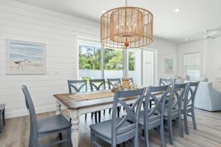 Luxe 8BR with Pool, Golf Cart - 2 Min to Beach - 2