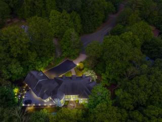 Fancy Poconos Castle Indoor MEGA 10plus Hot Tub - 9