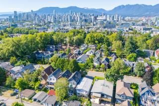 Heritage Home in Heart of City with 2 Parking Spots - 5