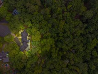 Fancy Poconos Castle Indoor MEGA 10plus Hot Tub - 4