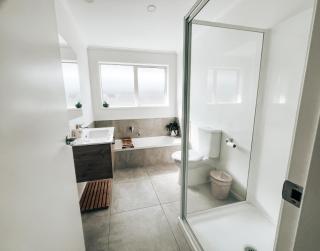 Modern Coastal Retreat in Pyes Pa - 5