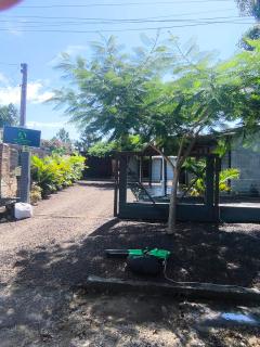 2 casas com amplo espaço - 0