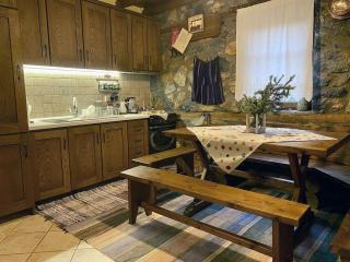 Elato Stone House - 4