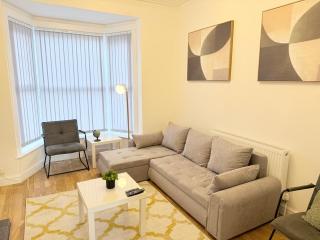 4 bedrooms 8 beds Wi-FI smart tv games room - 6