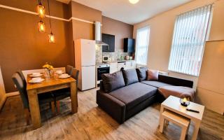 Lodginet Stays - County Cosy - 1BR Flat 2 - 4