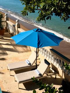 Tres Sirenas Beach Inn - 9