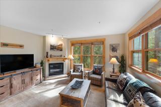 Trappers Crossing 8768 : 2 - 3