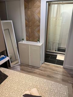 Golden Gates, proche Bordeaux, parking gratuit - 1