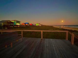 Oceanfront Home - Walk Out to Sand & Surf - 8
