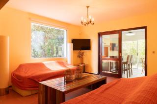 A cien metros del mar con piscina en La Juanita - 9