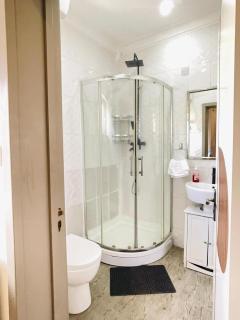 Light, modern apartment in Ikoyi - 2