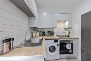 Sturry Street Apartments - 3