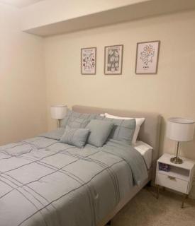 Holiday in LA- Koreatown Retreat with Free Parking, Pool and Sauna - 9