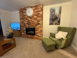 Modern 3-Bed Home Near Birmingham City Centre - 7