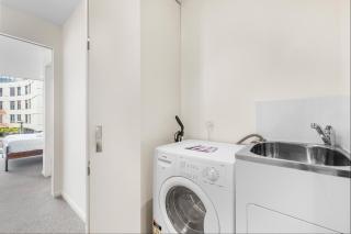 Light Filled 2BDR Loft in Kingston with Parking - 1