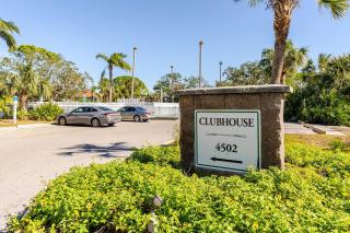 AMI, 2 Heated Pools, IMG, 2 hot tubs, Pickleball - 6