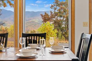 Exclusive Attraction Ticket Prices! Beautiful Views, Hot Tub & Resort Perks! - 3