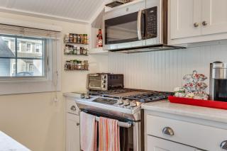 Kennebunk Cottage with Yard Less Than 1 Mi to Beach! - 2