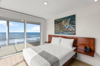 Oceanfront 3-BR Condo with Stunning Views - 5