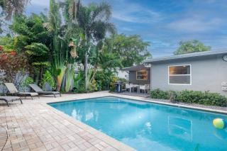 Wilton Manors Twin Oasis | 2 Heated Pools, For 12 - 8