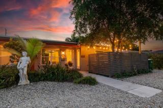 Wilton Manors Twin Oasis | 2 Heated Pools, For 12 - 3