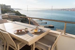 Cais Cacilhas Sunset - Full AC & Lisbon Panoramic Balcony - 9