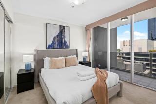 Central City 2BR Apt with Balcony, Pool, Gym and WiFi - 7