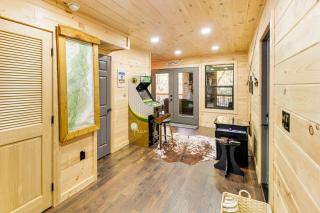 Hot Tub and Creek View Cabin about 6 Mi to Ellijay! - 8