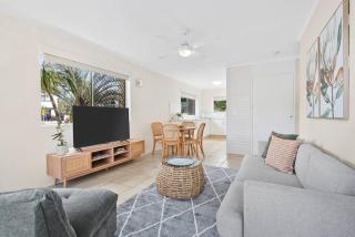 Monaco Escape - Seaside Stay near Dining and Nightlife - 5