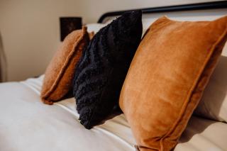 Cottage on Groom - St Marys Charm and Convenience! - 3