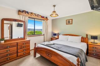 The Lookout with City water and Mountain views - 7