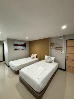 The Brown Boutique Patong - 7