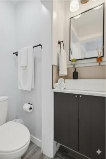 The Sunset Getaway, Modern 3BR w Deck Minutes from I-65, Fenced Yard - 9