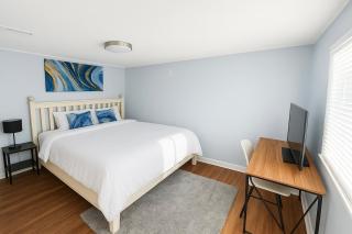 The Sunset Getaway, Modern 3BR w Deck Minutes from I-65, Fenced Yard - 8