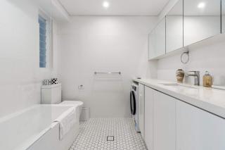 Elegance in Darling Point - 2