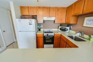 9th Floor Studio, Breathtaking Ocean Front, Pools! - 1