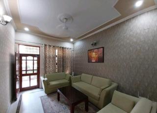 Elegant Escape in Gurgaon's Prime Location - 0