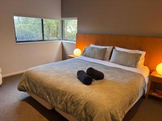 Resort Living with Pool, Golf, Bar and Dining - Fingal - 0