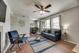 New Upgraded 1Bd Apt Pool Dfw Irving - I47 - 5