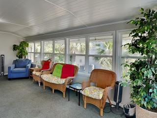 Beach Nugget by Tybee Vacation Rentals - 5