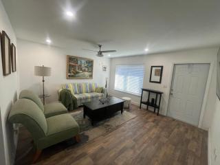 That cute house on Emerald! - 9