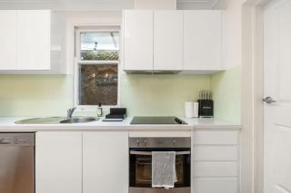 1DP8 Abnb-Style Heart of Sydney, Steps to Harbour Bridge and BusStop - 9