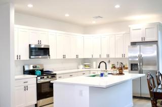 New SW Inspired Home, 9 Guests, Tesla Ready, Pet Friendly - 8