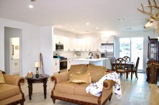 New SW Inspired Home, 9 Guests, Tesla Ready, Pet Friendly - 9